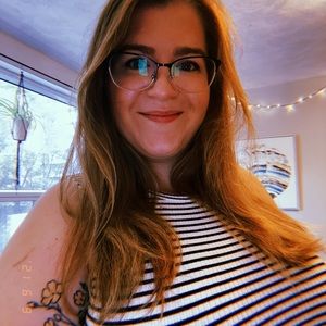 Meet your Posher, Alyssa